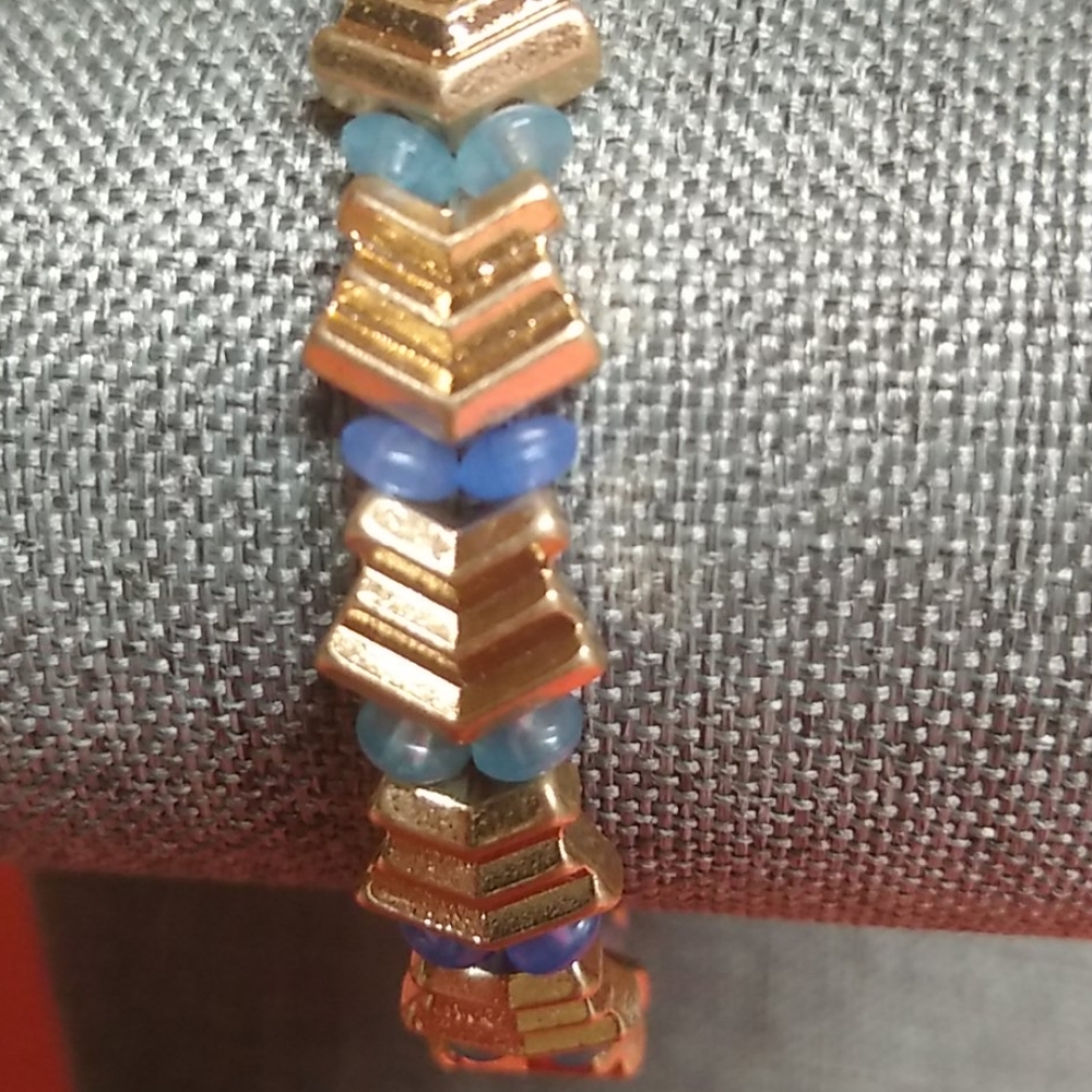 😻 3 For $15 Blue Chevron Style Stretch Bracelet - Picture 3 of 3